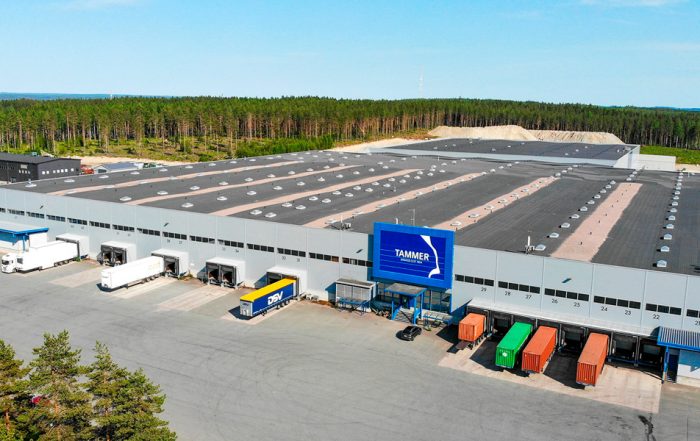 Suuri logistiikkakeskus