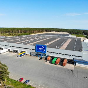 varasto_logistiikkakeskus Tammer Brandsin logistiikkakeskus kuvattuna ulkoa, yläviistosta.