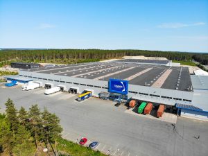 varasto_logistiikkakeskus Suuri logistiikkakeskus.